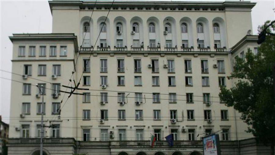 Разкритието за подкупа бе голям удар по министерството