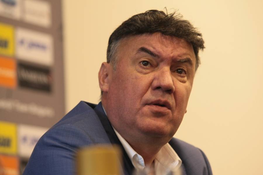 Твърди се, че са блокирали сметките на Михайлов