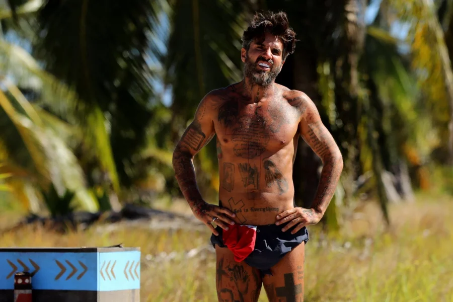 Благой Георгиев и всичките му татуси на показ по време на предаването Survivor Благой Георгиев и всичките му татуси на показ по време на предаването Survivor