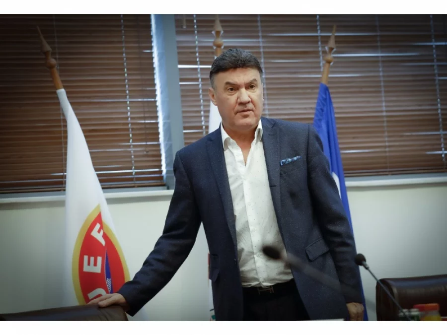 Борислав Михайлов