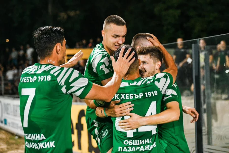 Гутева показа директен червен картон