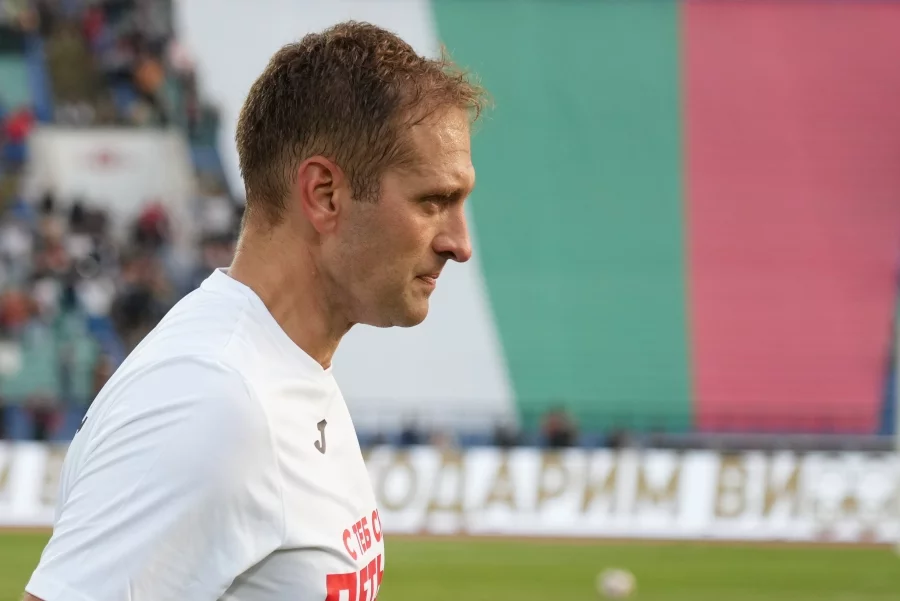 Стилиян Петров качи снимка с Бойко Борисов преди Конгреса на БФС