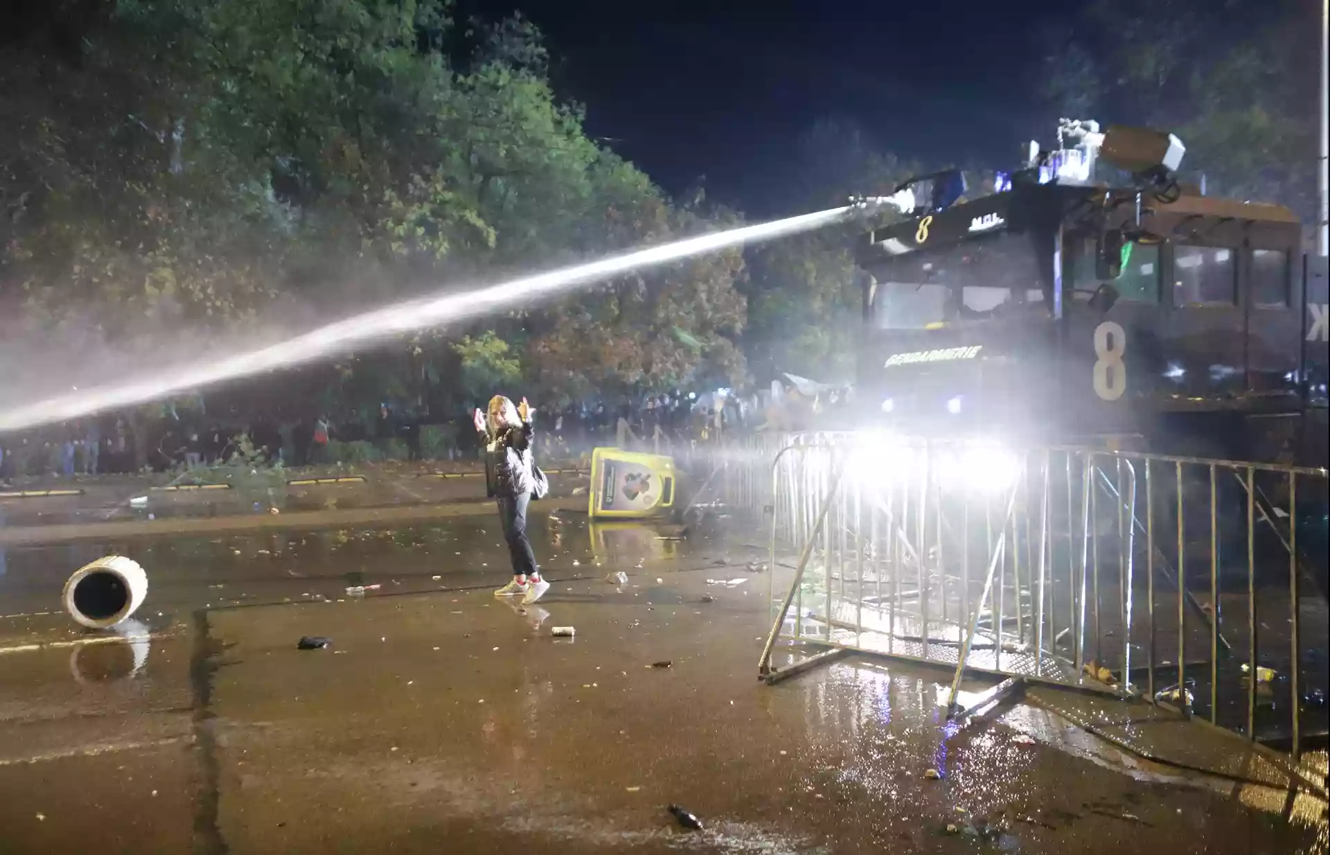 Водното оръдие на протеста срещу БФС