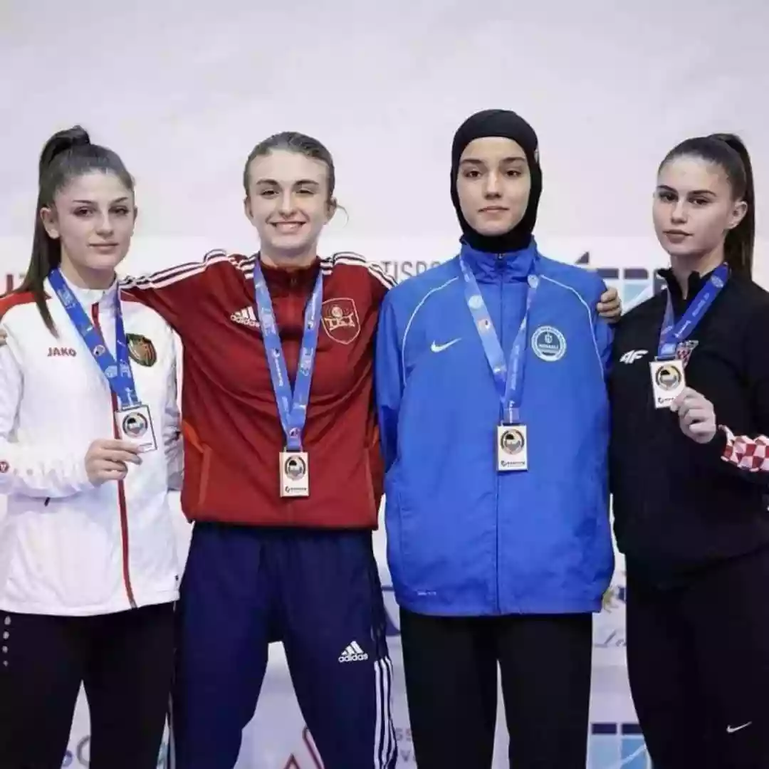Теодора Цанева прославя България чрез карате
