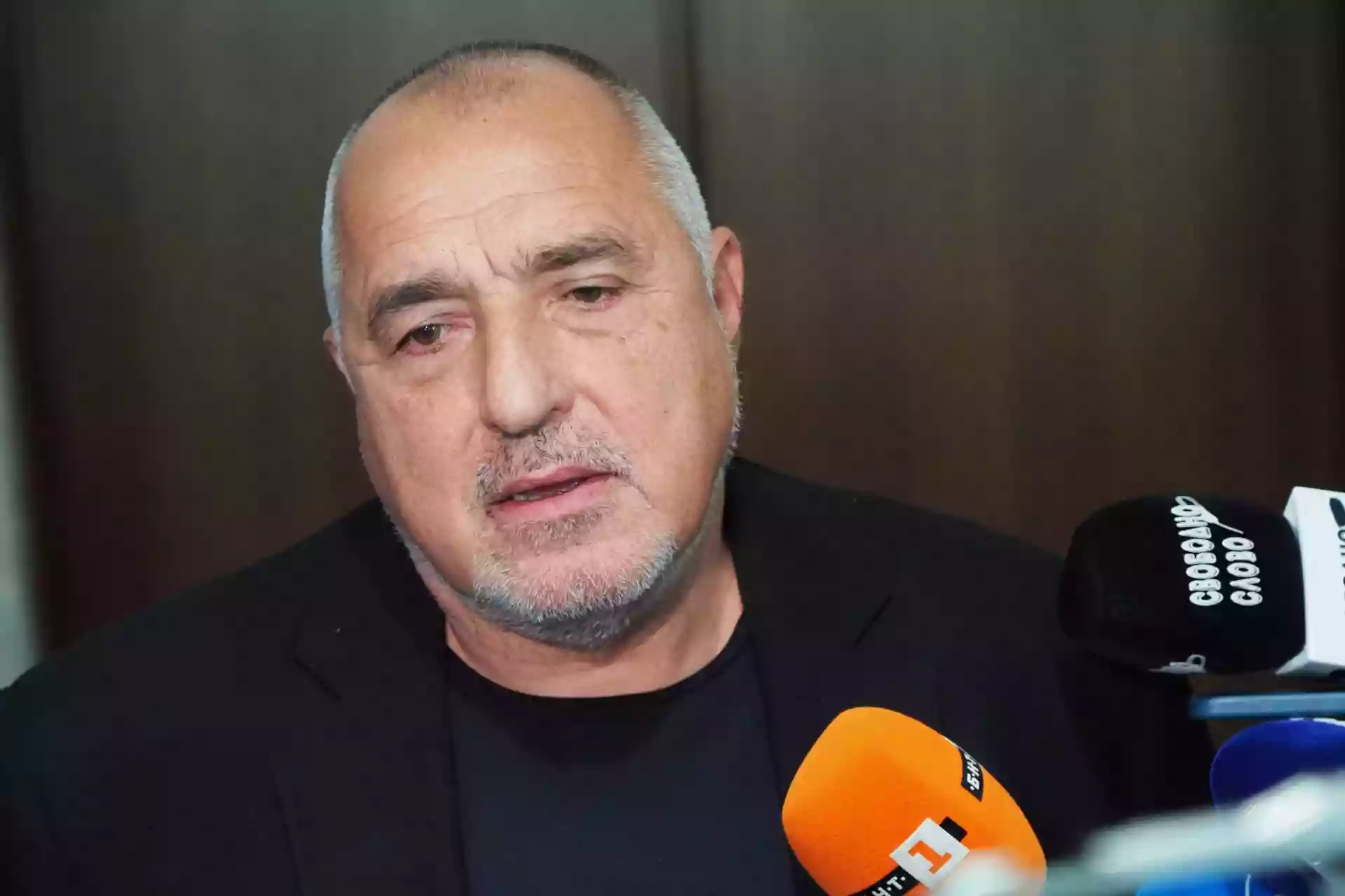 Бойко Борисов говори пред медиите