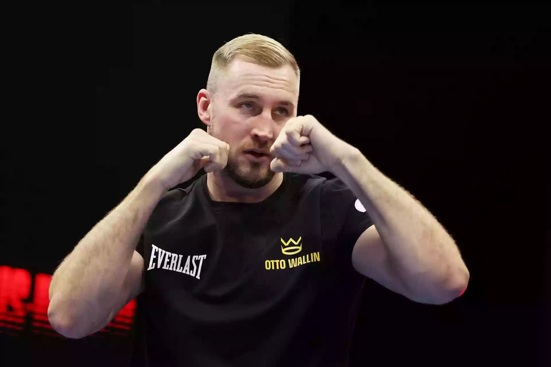 Ото Валин с вдигнат гард