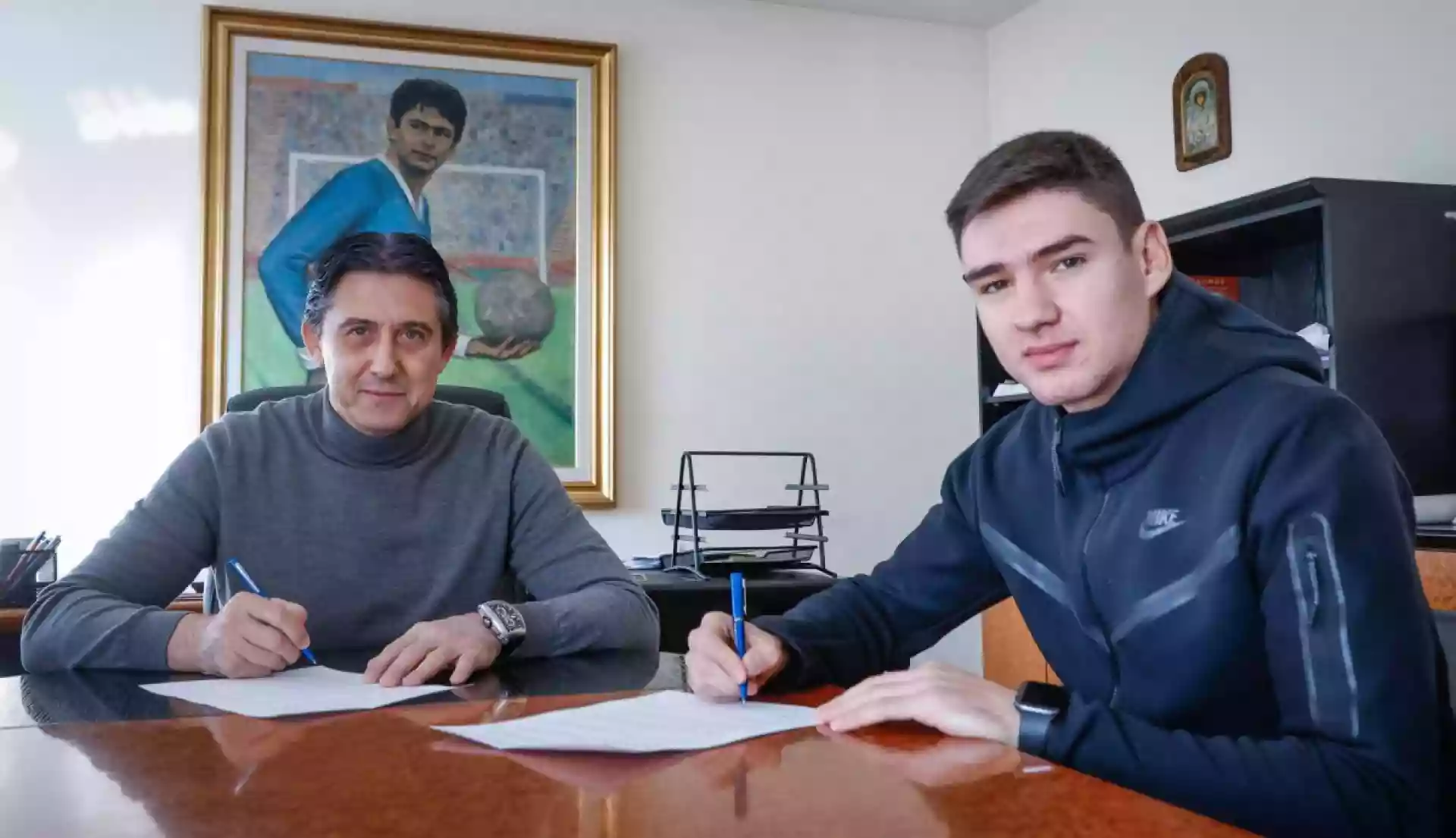 Андонов наскоро преподписа с Левски