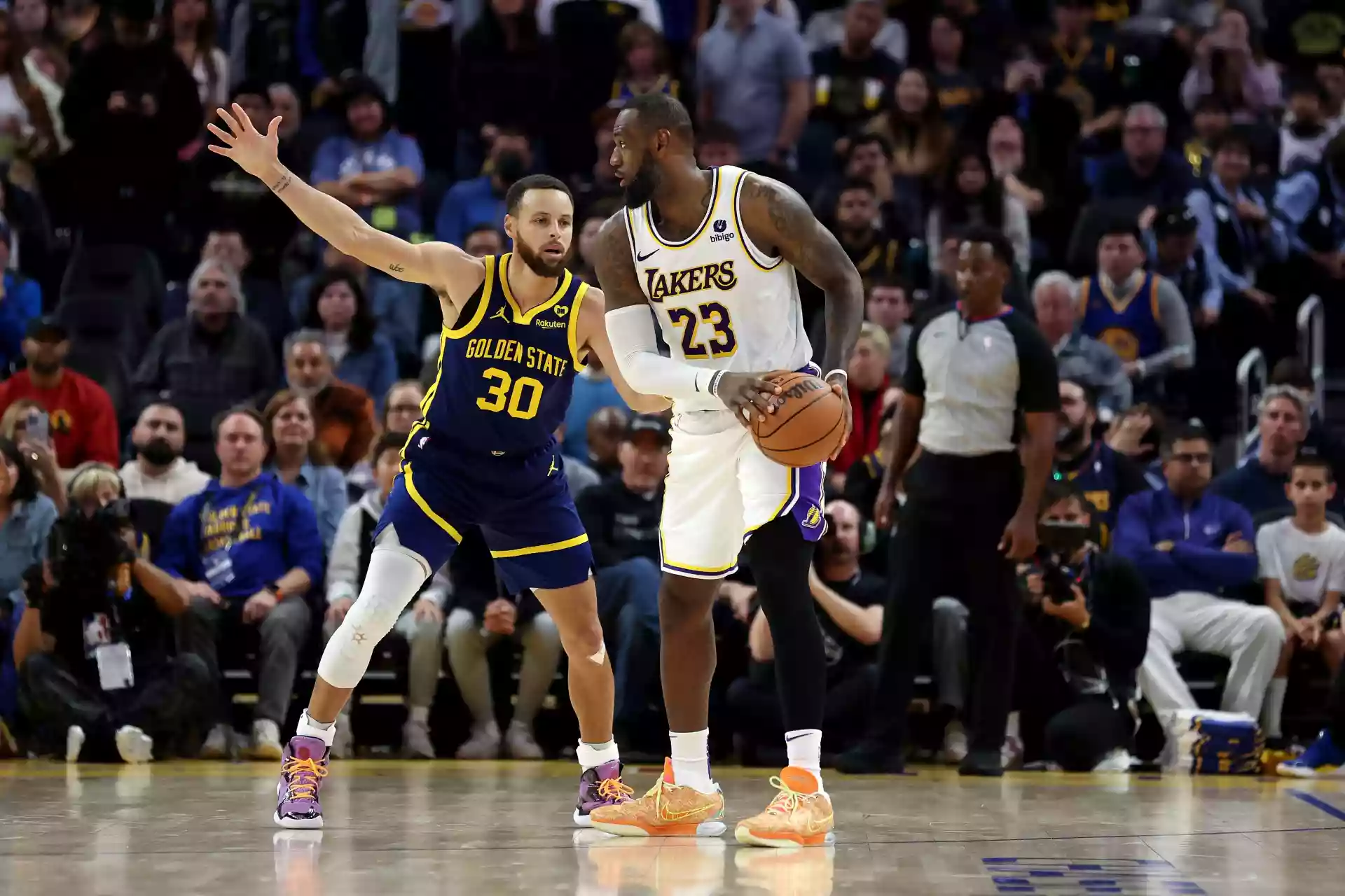 Леброн и Стеф Къри направиха истинско шоу отвъд Океана