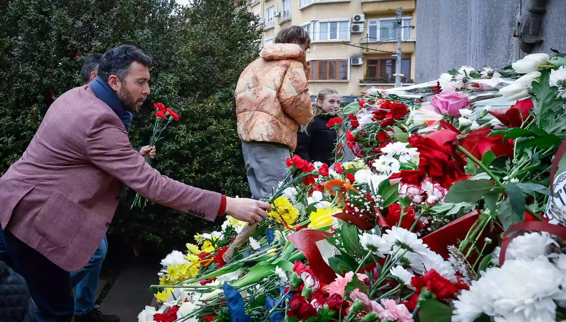 Орманджиев и юноши на ЦСКА се поклониха пред Апостола
