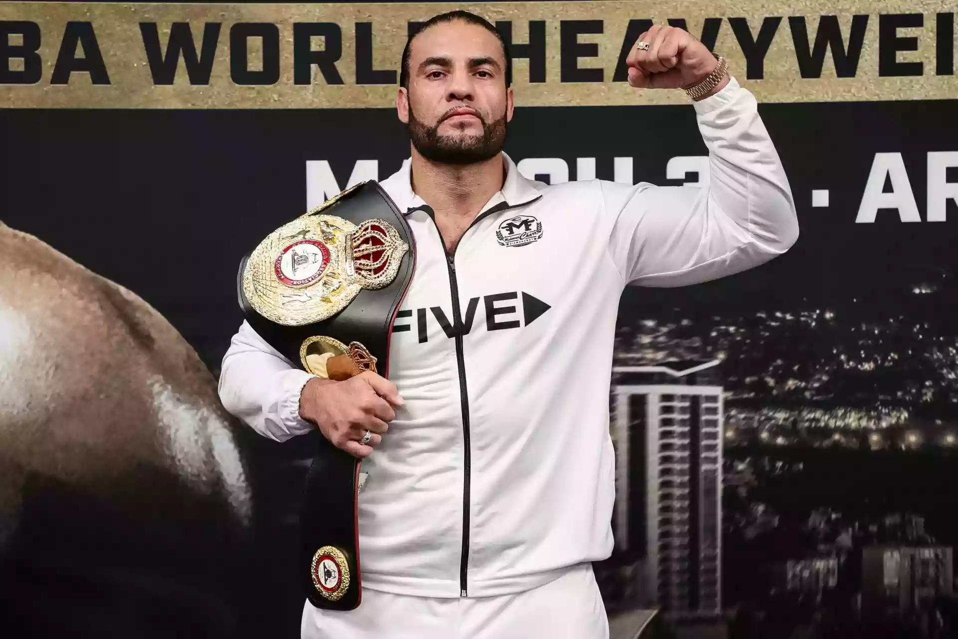 Махмуд Чар прави първа защита на шампионския пояс на WBA Махмуд Чар прави първа защита на шампионския пояс на WBA