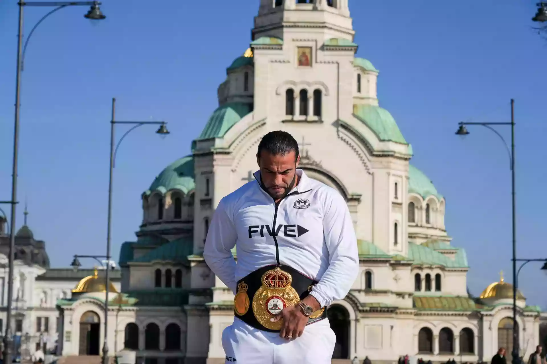 Махмуд Чар е действащият регулярен шампион на WBA Махмуд Чар е действащият регулярен шампион на WBA