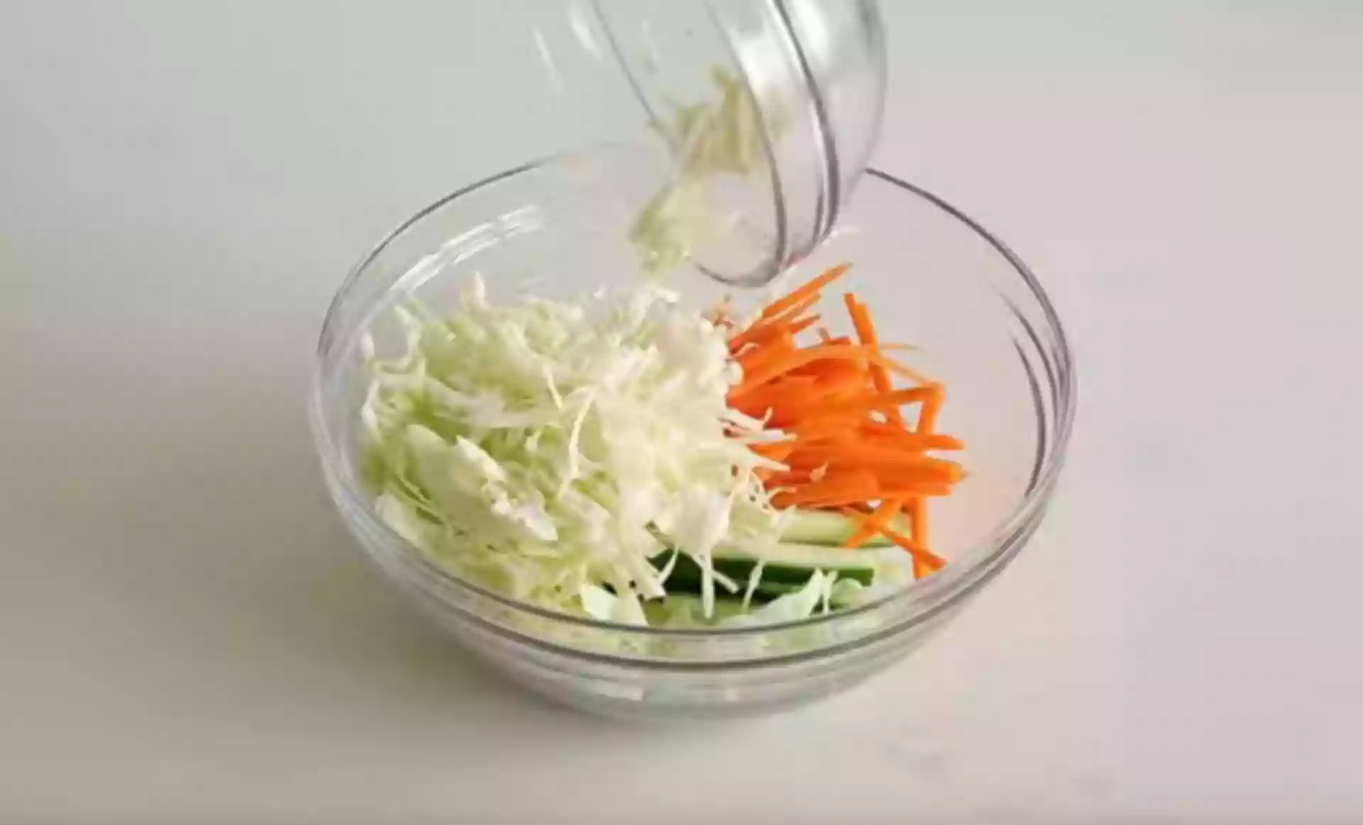 Салата ще бъде вкусна през лятото