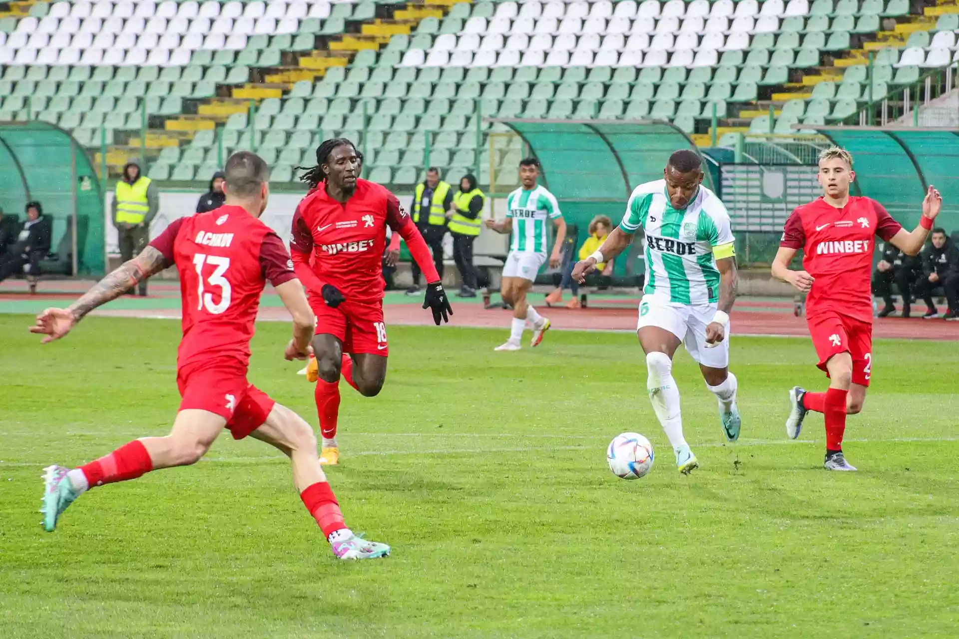 Берое и Ботев Враца направиха зрелищно 2:2