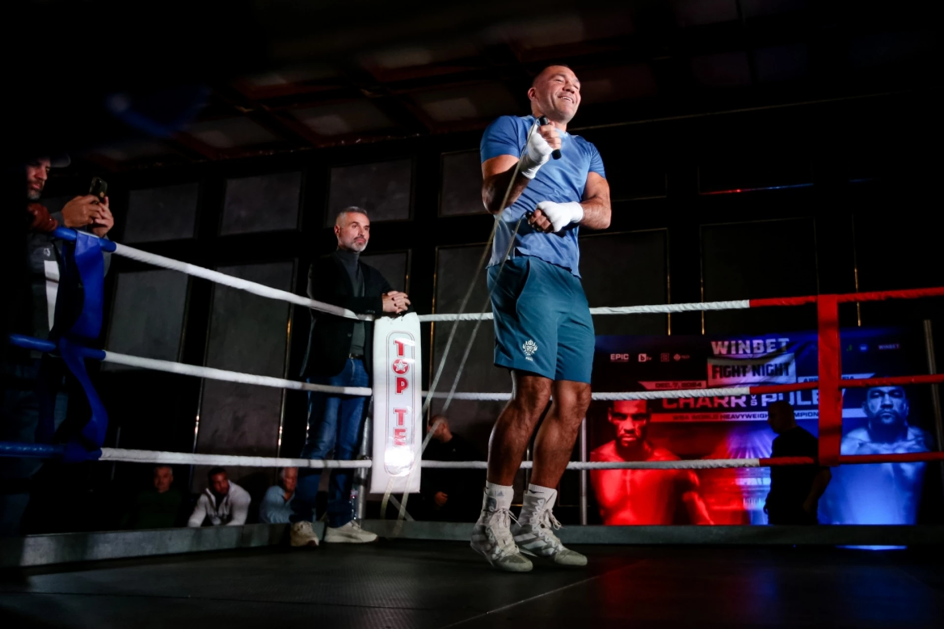 Пулев е в отлично настроение преди битката за световната титла на WBA Пулев е в отлично настроение преди битката за световната титла на WBA
