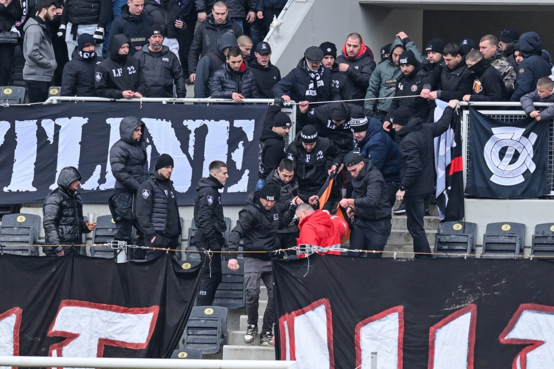 Феновете на Локото се ядосват