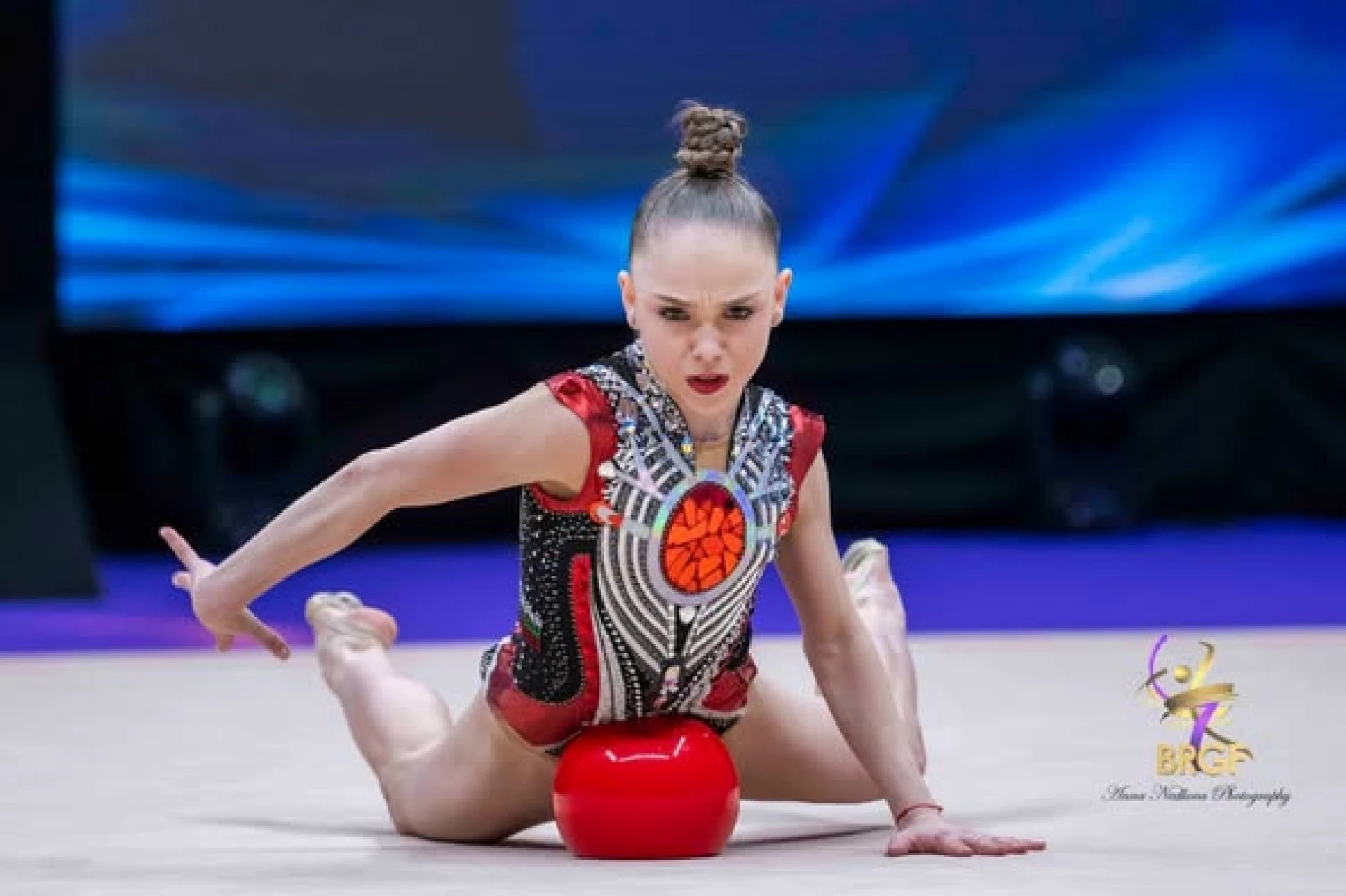 Стилияна Николова