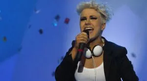 Поли Генова ще пее по време на "Ас за Арти" 