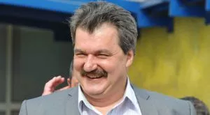 Батков склонява да даде акциите си?