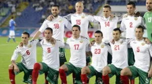 Бомби и факли прекратиха България - Хърватия в 25-ата минута