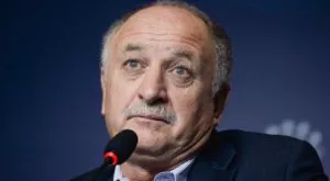 Защо Сколари би избрал да води Реал пред Барселона?