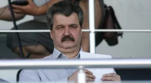 Батков капитулира пред феновете - дава им процент от акциите и места в УС
