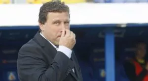 Вили плаши "Левски" с три димящи дула
