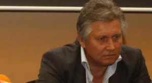 Босът на Локомотив Сф е обиден на феновете, прехвърля им акциите