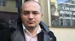 Васил Колев почна акция срещу Буш: Нещастник и кретен