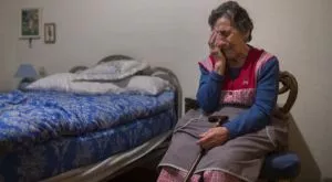 Треньори и играчи на Райо плащат наема на изгонена от дома й старица