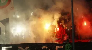 Каква е причината за сбиването на "Лаута"?