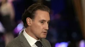 {{ otherArticle[0].article.title }}