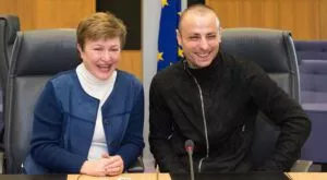 Разходиха Бербатов в Европейската комисия