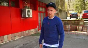 Бивш скандалжия на ЦСКА си татуира емблемата на клуба (СНИМКА)