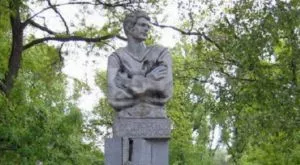 От Левски ще поднесат цветя пред паметника на Гунди