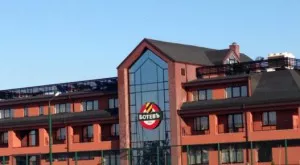Махнаха седалките от трибуна в Коматево