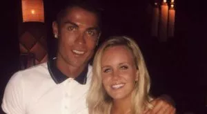 Хитрец! CR7 върна загубен телефон на хубавица заедно с покана за вечеря