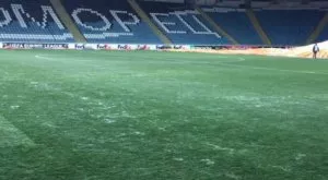 ВИДЕО: Юнайтед се стресна от терен, който дори в България не сме виждали