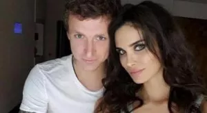 (18+) Красивата жена на руски футболист лъсна чисто гола (СНИМКА)