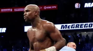 Наскоро пенсионирал се британски боксьор предизвика Флойд Мейуедър