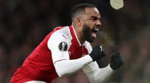 Лаказет недоволен от феновете в Англия