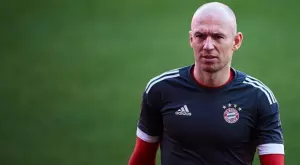 Ариен Робен отново в игра след половингодишно отсъствие