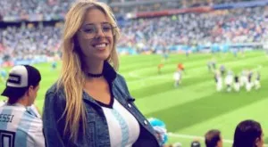 Спортна журналистка си намали гърдите, за да не ѝ пречат на работата (СНИМКИ)