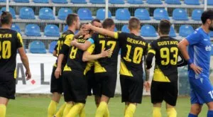 {{ otherArticle[0].article.title }}