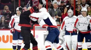 Феновете на хокея в NHL станаха свидетели на най-бързия... нокаут (ВИДЕО)
