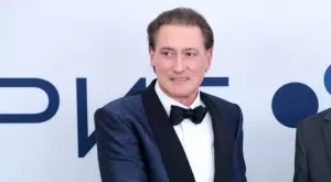 {{ otherArticle[0].article.title }}