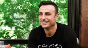 Бербатов: Юнайтед може да продава Йънг, има перфектен заместник