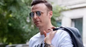 {{ otherArticle[0].article.title }}