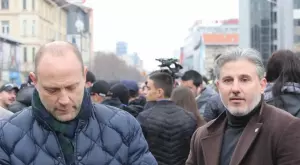 Тити Папазов отговори дали би дал акциите на феновете и каква е ситуацията с Хубчев