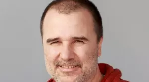 {{ otherArticle[0].article.title }}