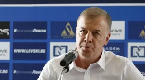 Наско Сираков привика две от младите звезди на Левски на среща